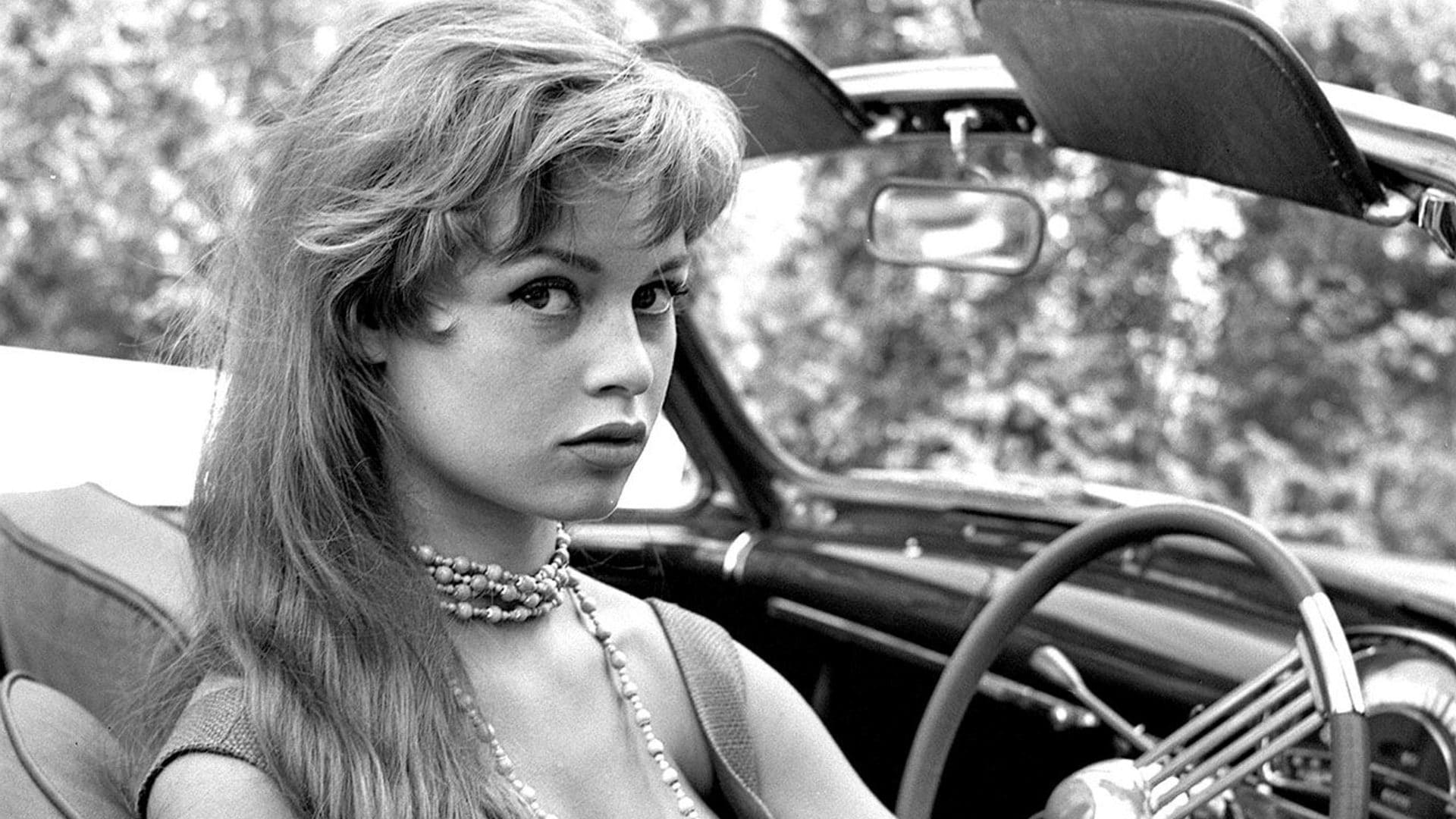Lo stile iconico di Brigitte Bardot, diva libera e disinibita che tutti volevano imitare