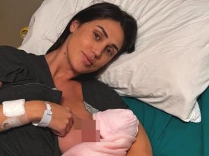 Cecilia Rodriguez, prima foto da mamma con Clara Isabel al seno: Ignazio Moser &#8220;La definizione di amore&#8221;