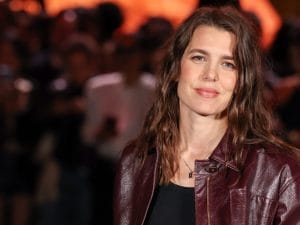 charlotte-casiraghi-sfilata-chanel-parigi-300x225.jpg