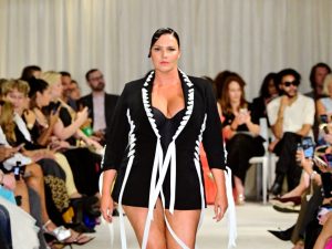 Le curvy sono passate di moda: alle sfilate non c&#8217;è posto per le plus size in passerella