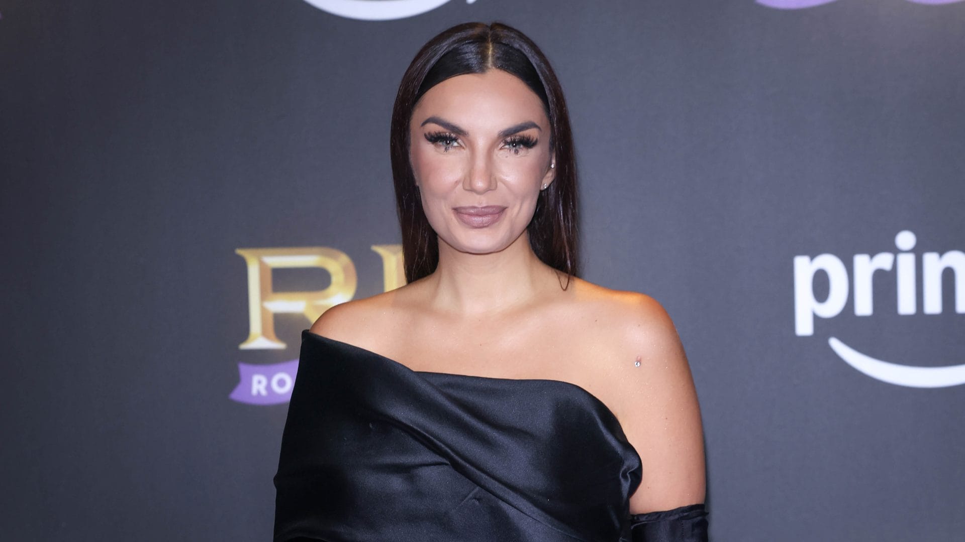 Elettra Lamborghini dama in nero in segno di lutto: il significato del look "da funerale"