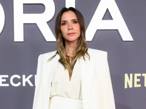 il-vero-motivo-per-cui-victoria-beckham-non-sorride-mai-300x225.jpg