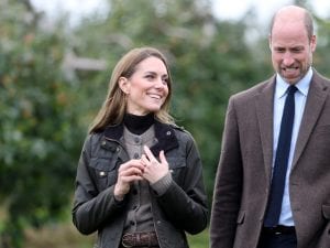 Kate Middleton in Irlanda col suo cappotto preferito dell’autunno: perché è un omaggio a Lady Diana