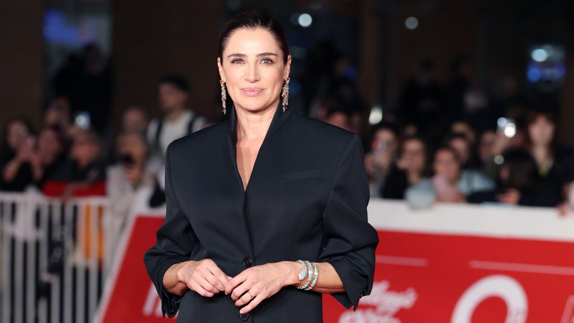 Luisa Ranieri al Roma Film Fest: perché il look dark nasconde un omaggio a Napoli