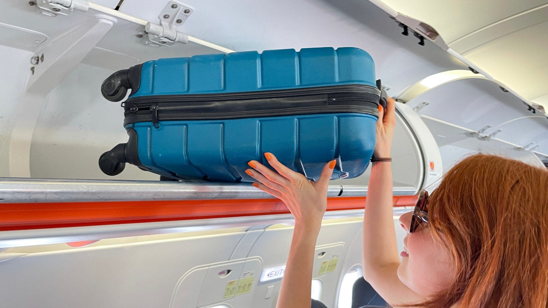 Perché dovresti sempre mettere una pallina da tennis nel bagaglio a mano