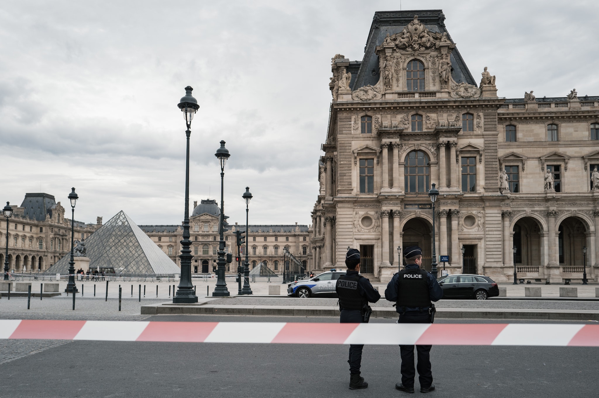 Il Louvre dopo il furto