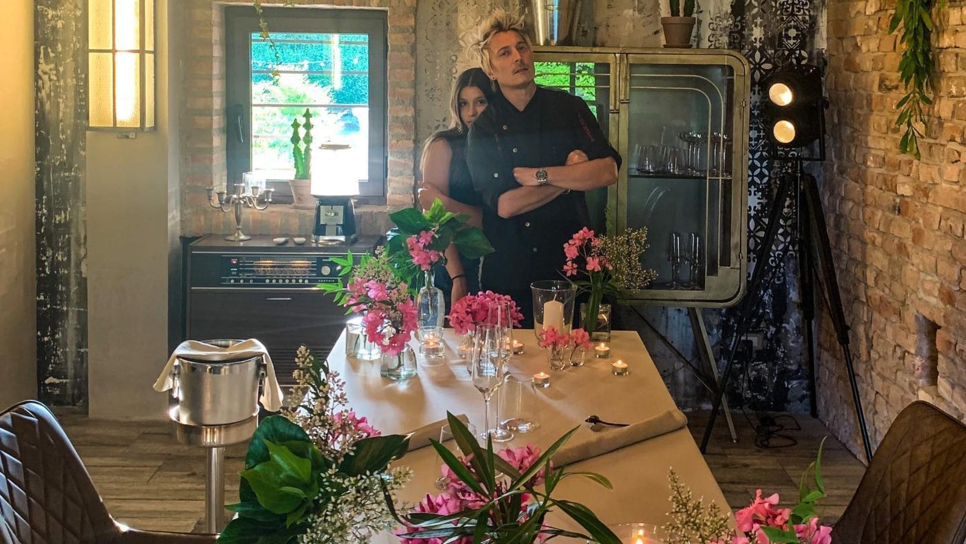 Il ristorante con un solo tavolo, dove si trova e quanto costa il locale dello chef Andrea Mainardi