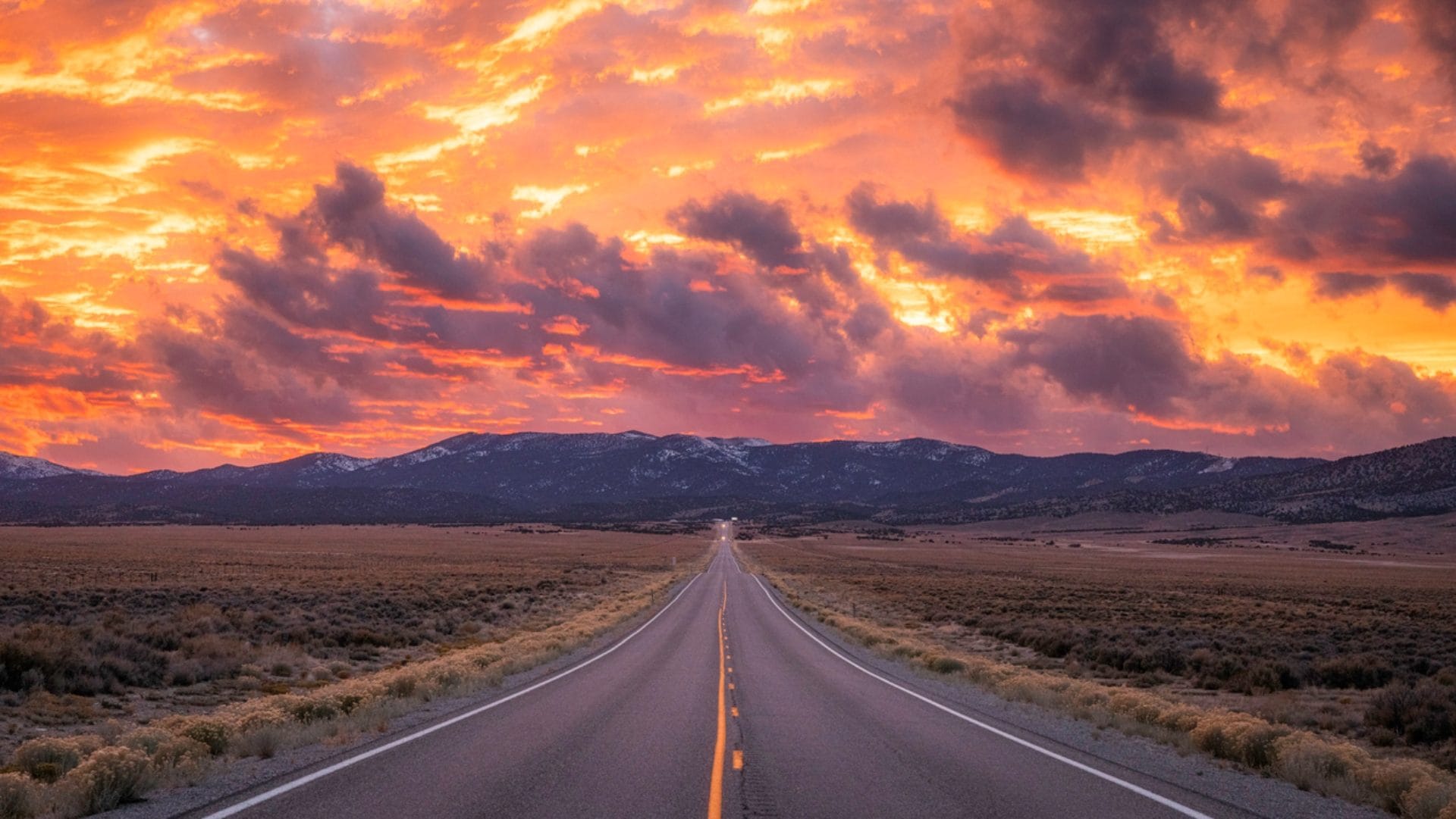 Qual è la strada più solitaria d'America, da percorrere per un viaggio tra cowboy e città fantasma