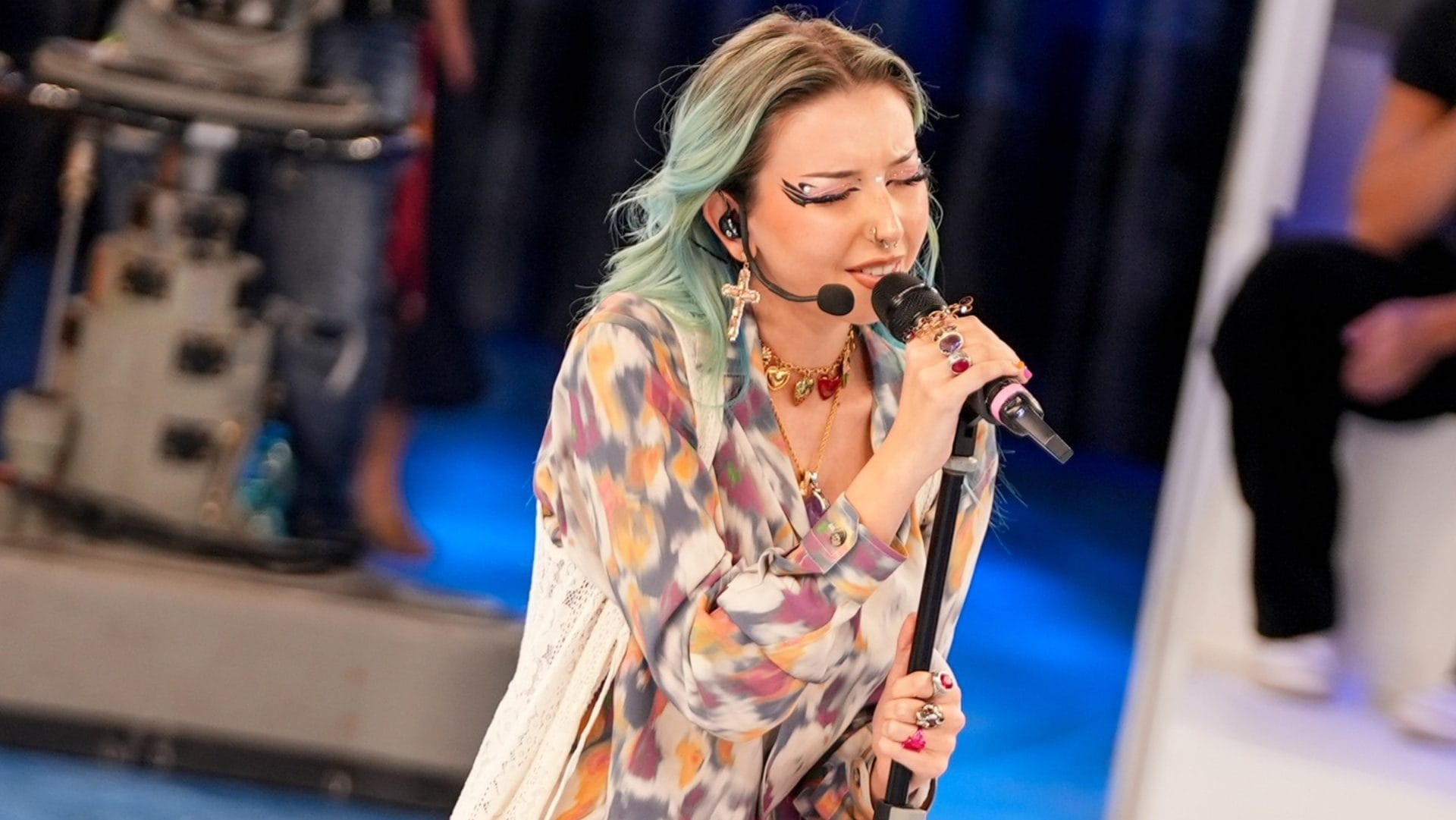 Amici 2025, cosa significa il codice inciso sull'orecchino di Valentina Pesaresi