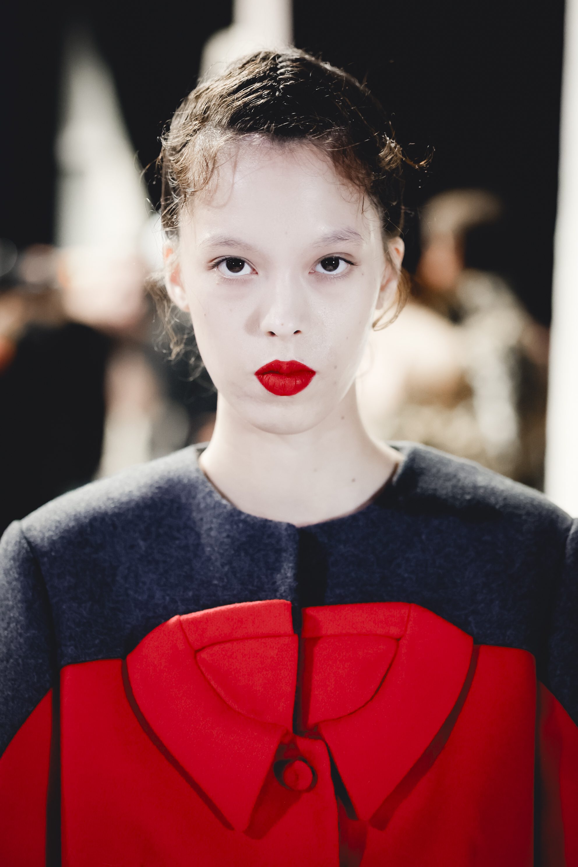 Rossetto scuro sulla passerella Vivetta