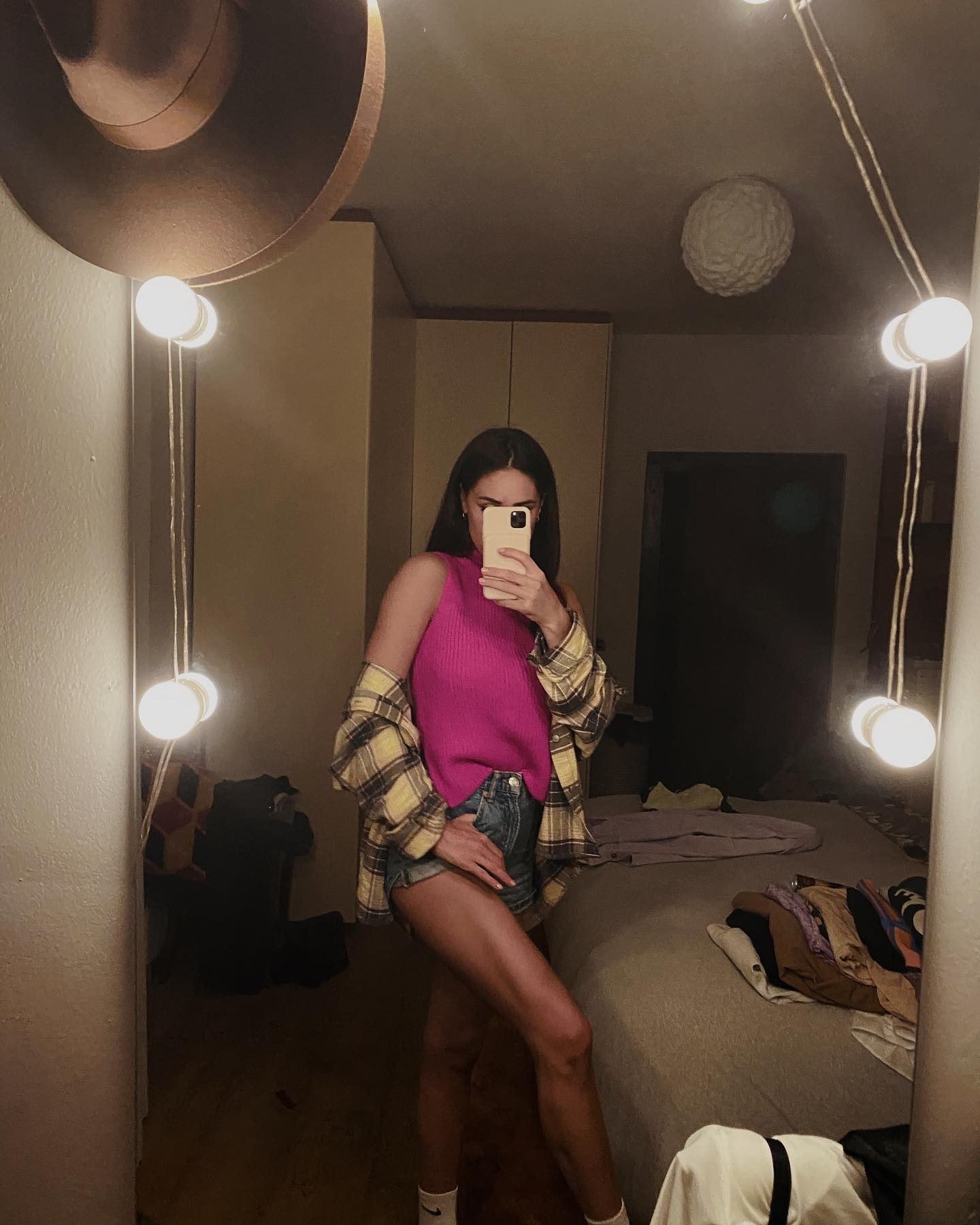 Il maxi specchio in camera da letto