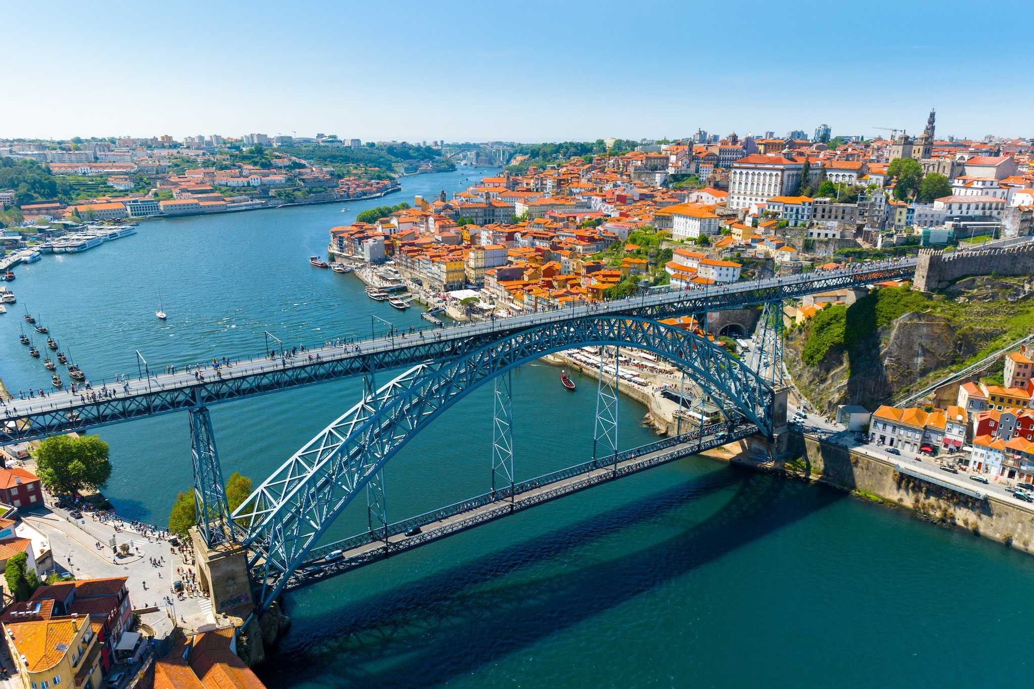 Famoso ponte Ponte dom Luis sopra la città vecchia di Porto sul fiume Duoro, Portogallo