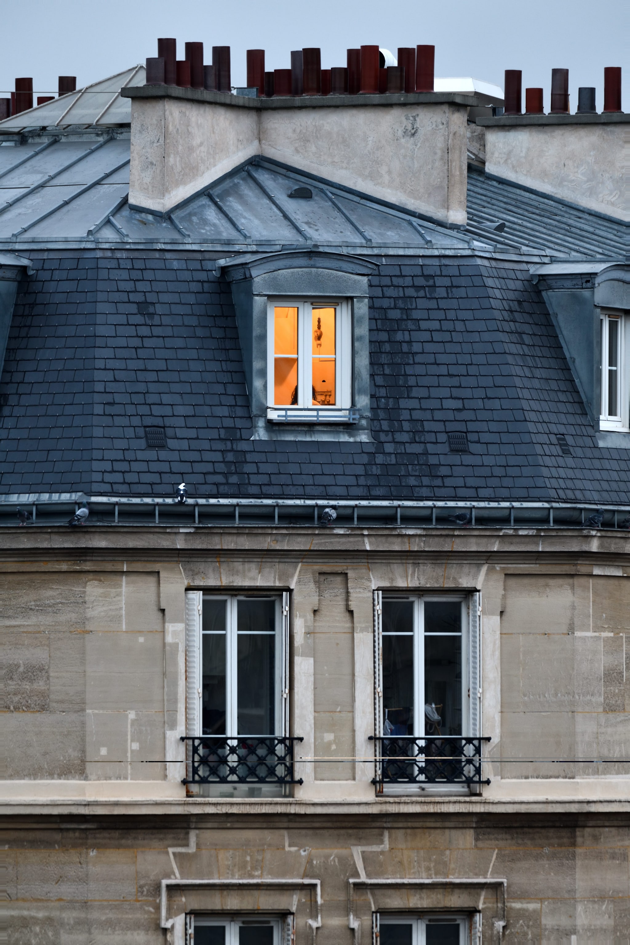 Finestra di un appartamento parigino nel quartiere di Gobelins