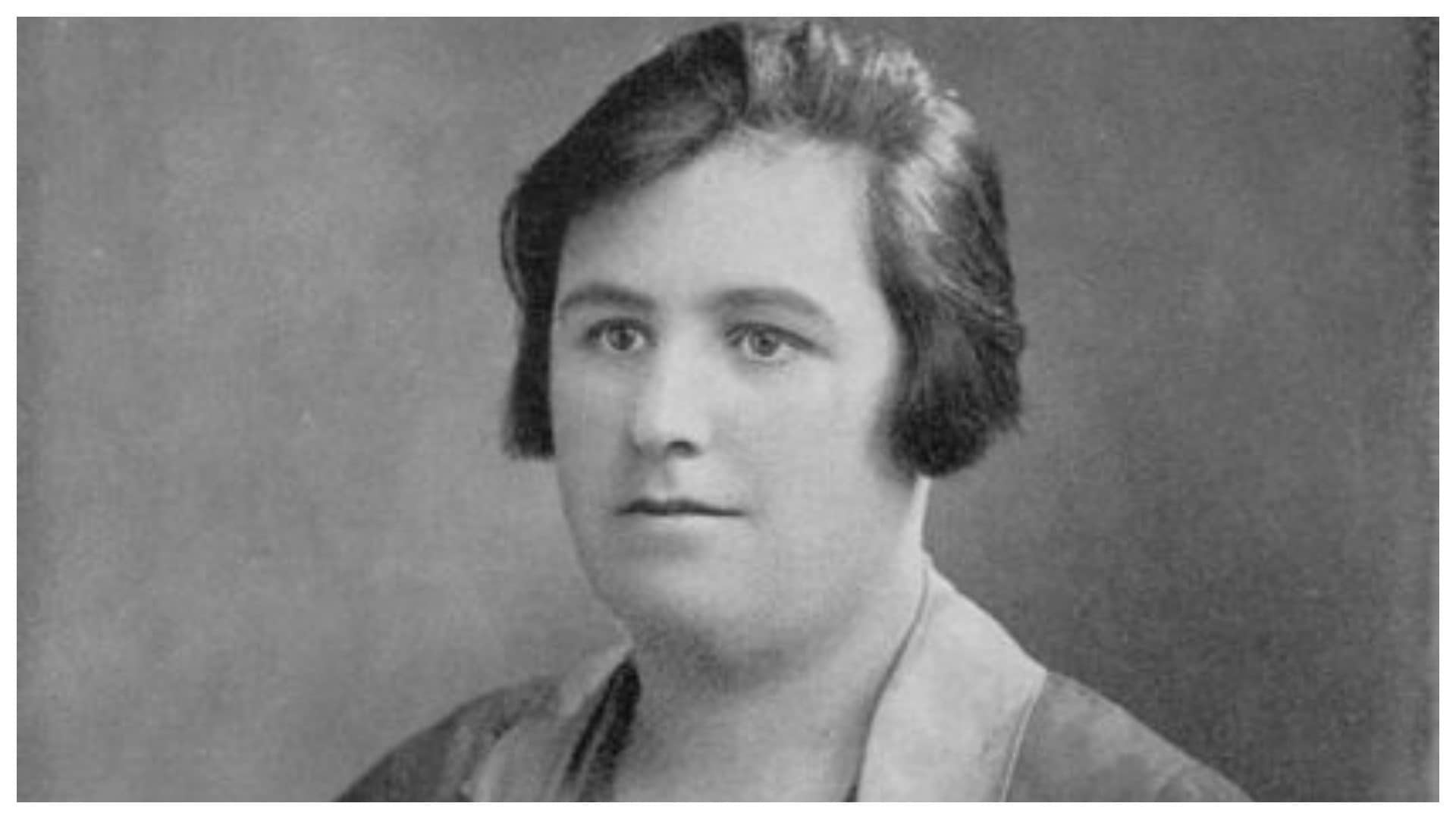 La storia di Helen Duncan, l'ultima strega del Regno Unito arrestata per aver rivelato segreti militari