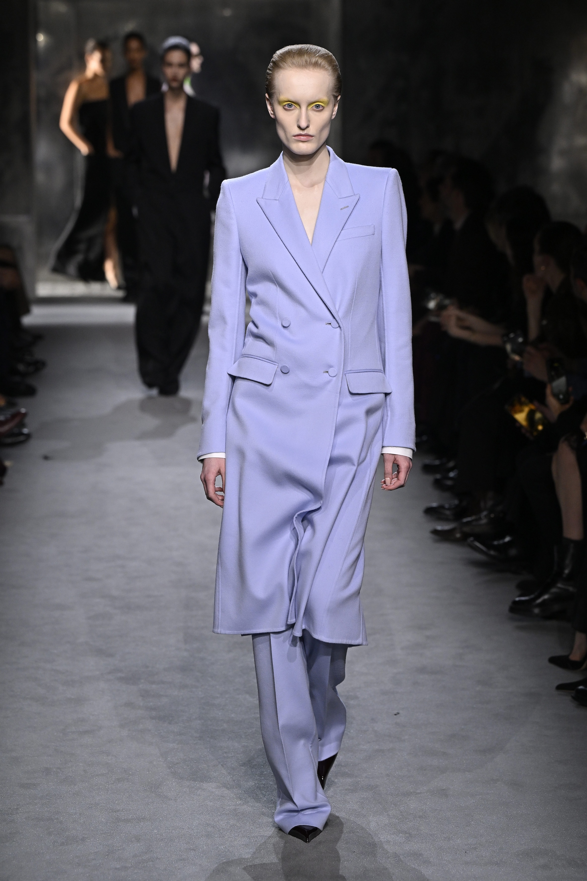 Un look della collezione Autunno/Inverno 2025–2026 di Stella McCartney