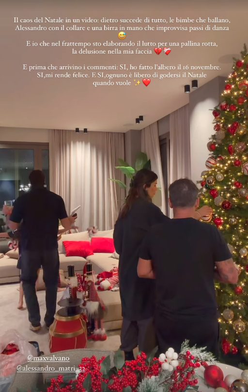 L’albero di Natale decorato da Federica Nargi con colori classici natalizi
