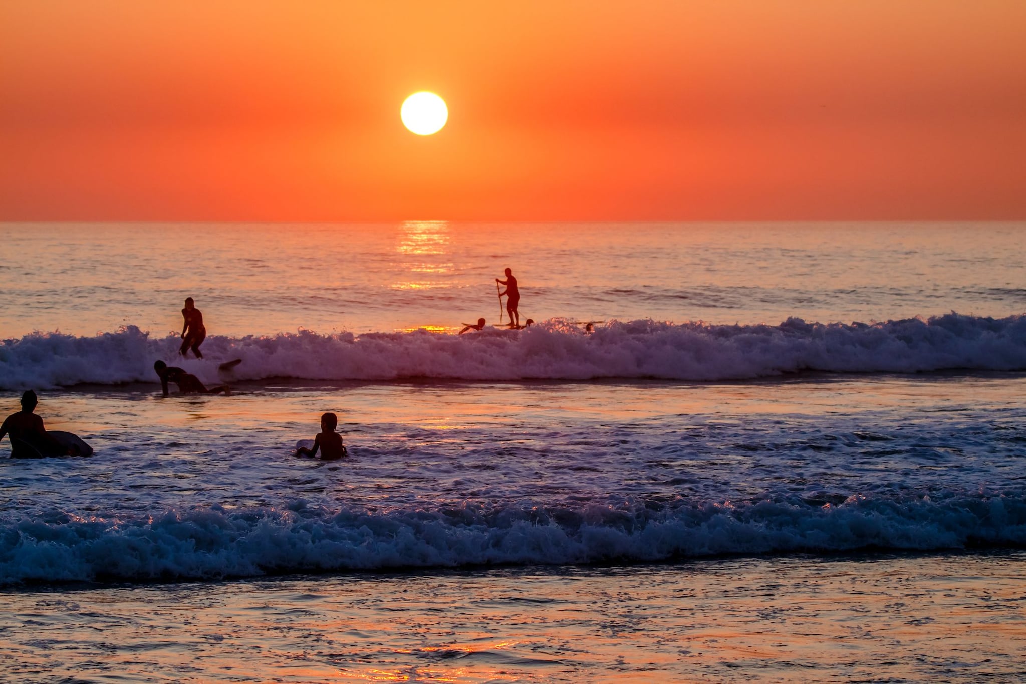 Surfisti a Carcavelos, Portogallo