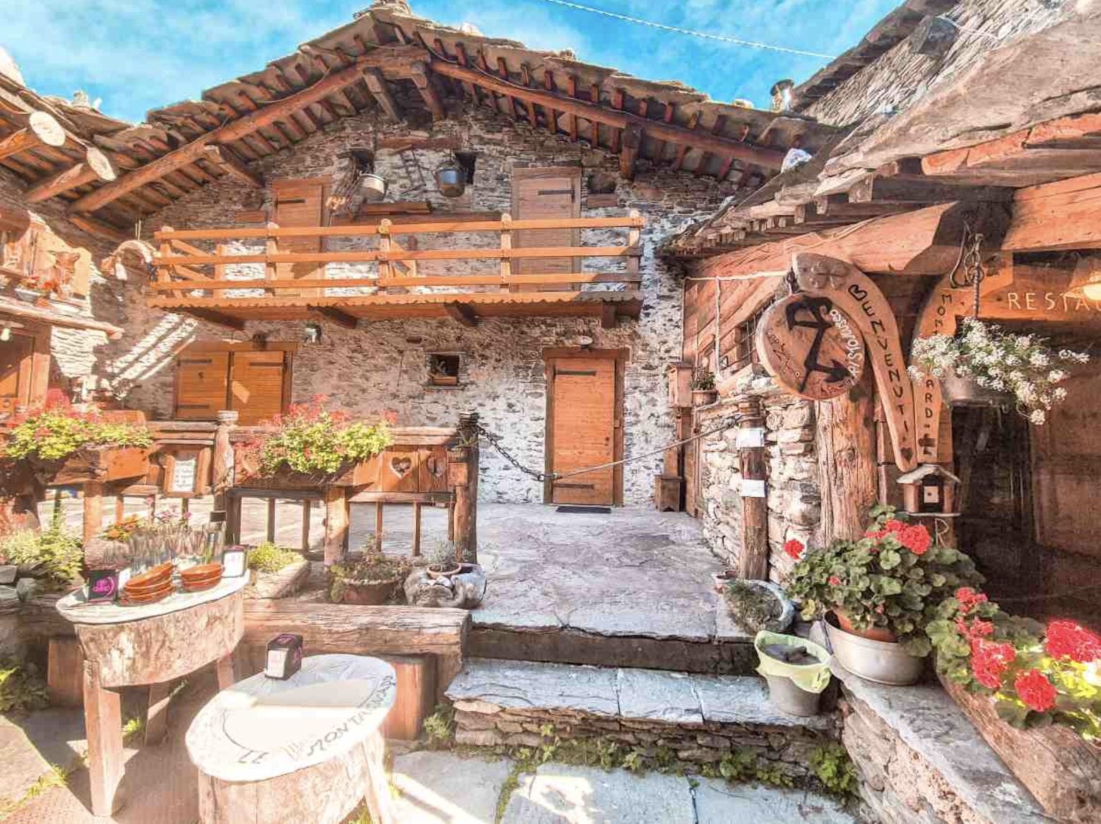 Una delle baite di Chianale