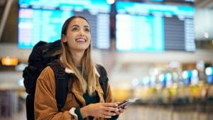 No a ciabatte e pigiama: gli USA chiedono il dress code in aereo