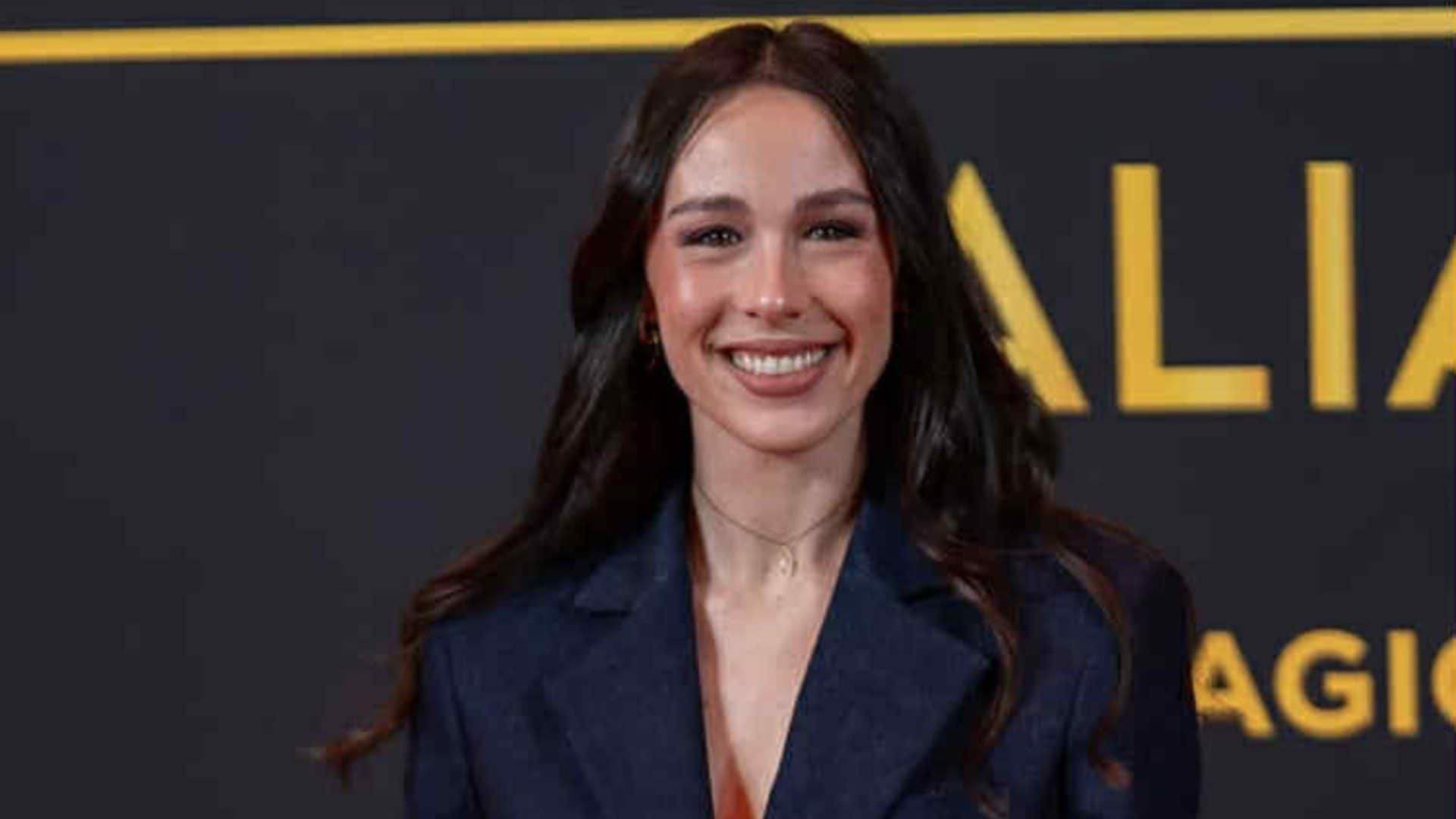 Aurora Ramazzotti alla prima di Call My Agent: “Ormai truccatrice ed hairstylist presso me stessa”