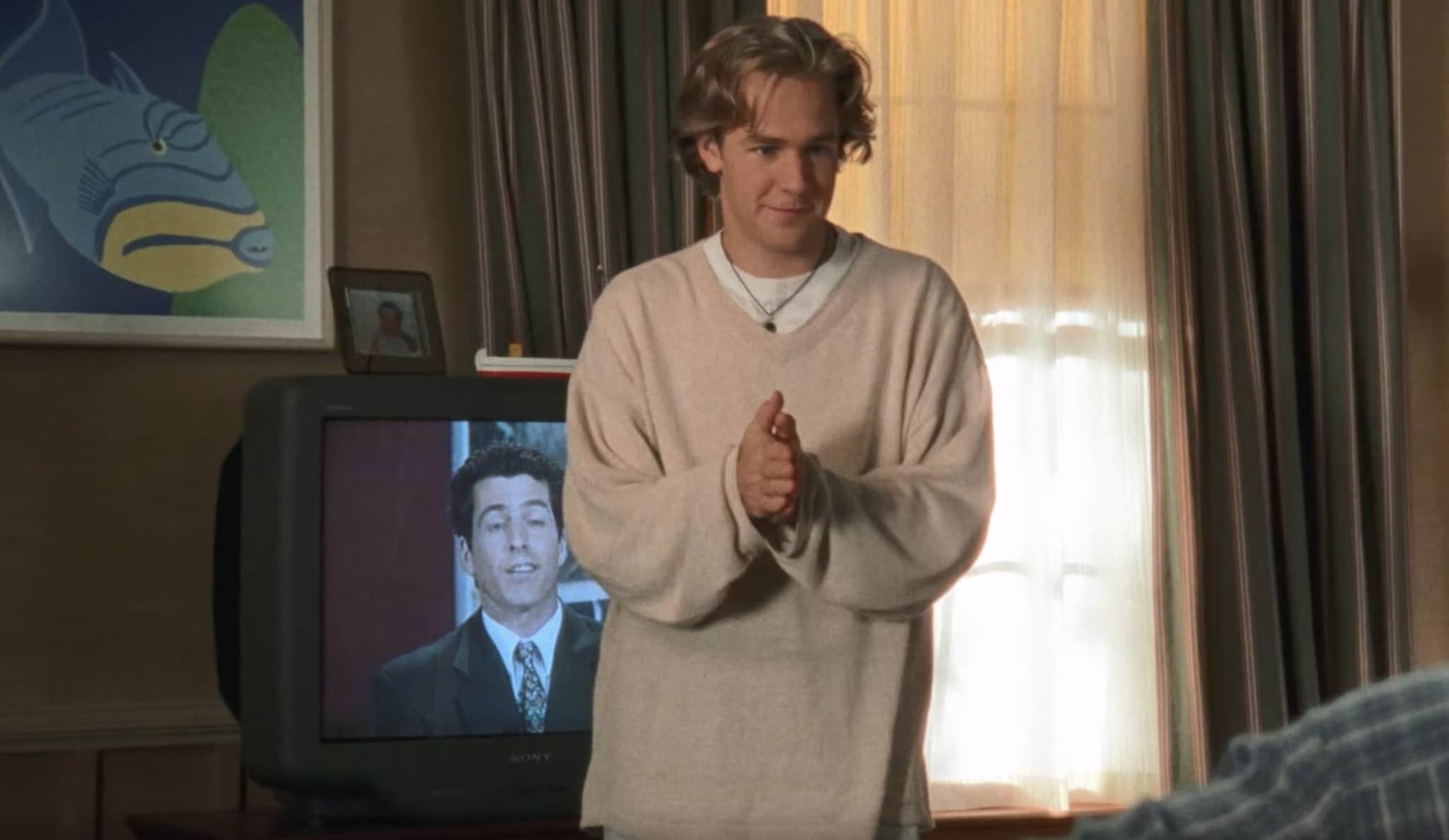 Il completo bianco della puntata pilota