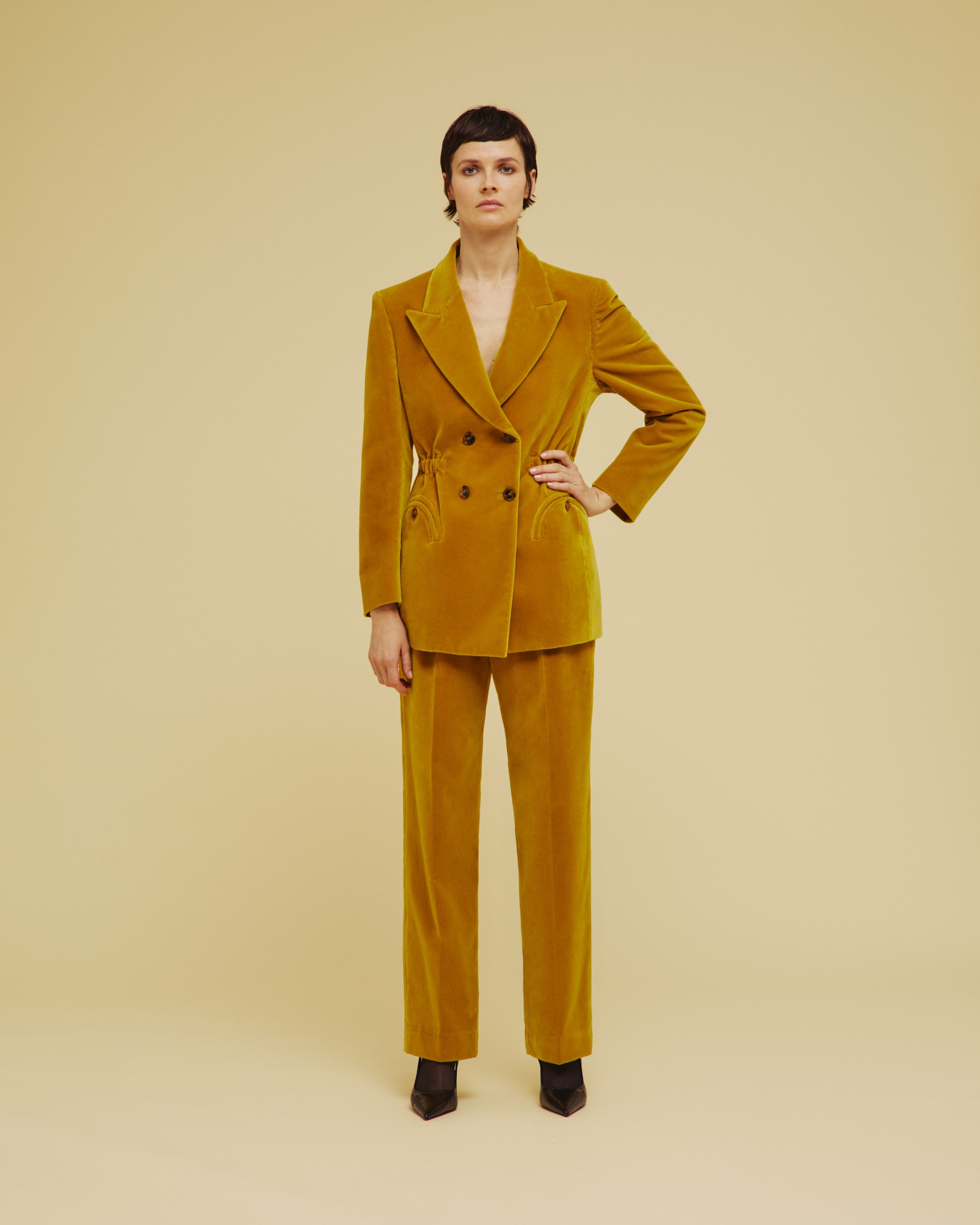 Completo in velluto color miele Blazé Milano