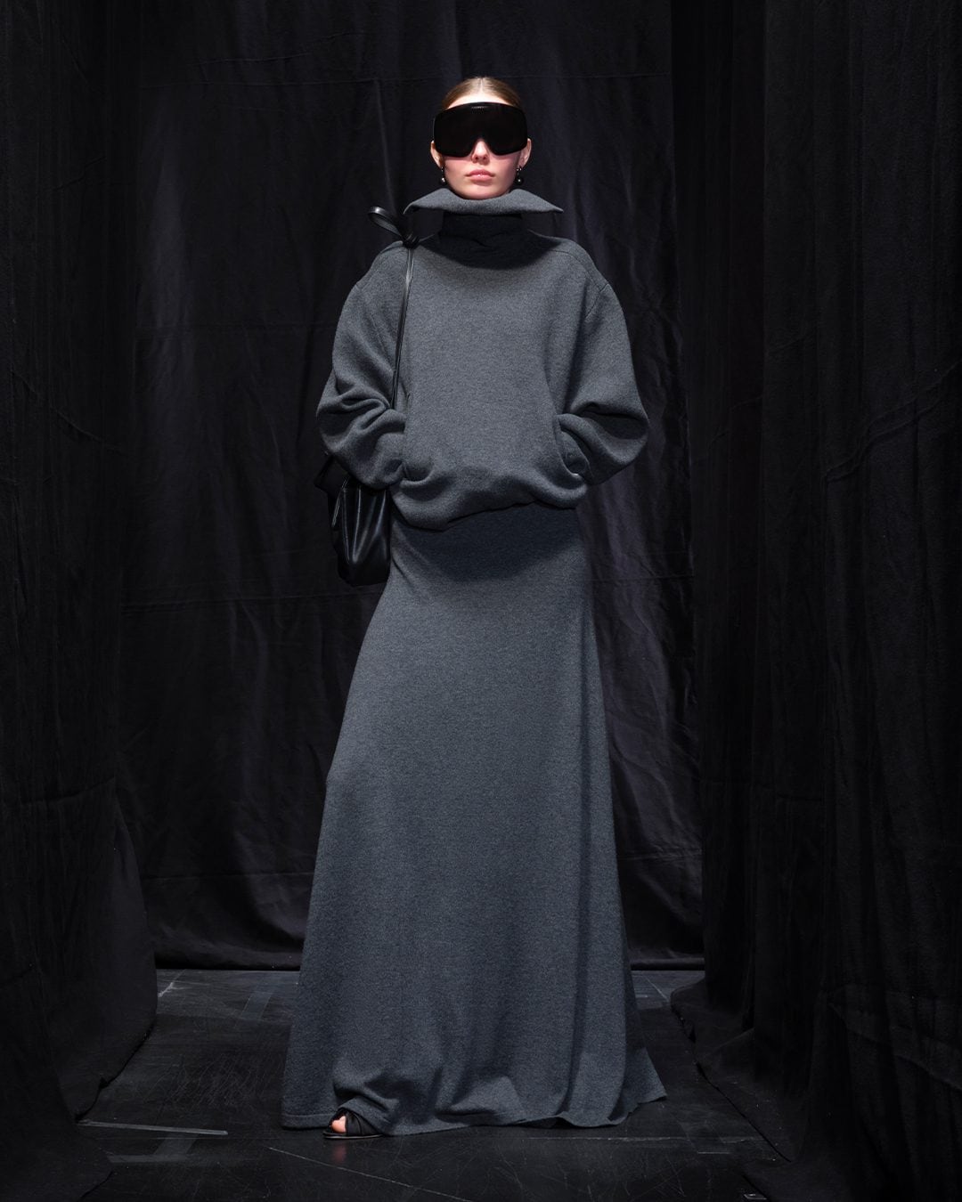 Maxi hoodie con lunga gonna Balenciaga