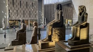 Com'è fatto il Grand Egyptian Museum: vista su Giza e 100mila reperti antichi