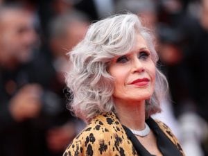 jane-fonda-capelli-bianchi-tagli-300x225.jpg