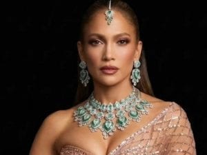jennifer-lopez-look-matrimonio-indiano-300x225.jpg