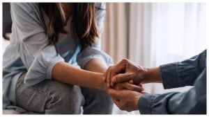 I molteplici volti del lutto, dalle relazioni al trasferimento, lo psicologo "Ogni dolore merita rispetto"