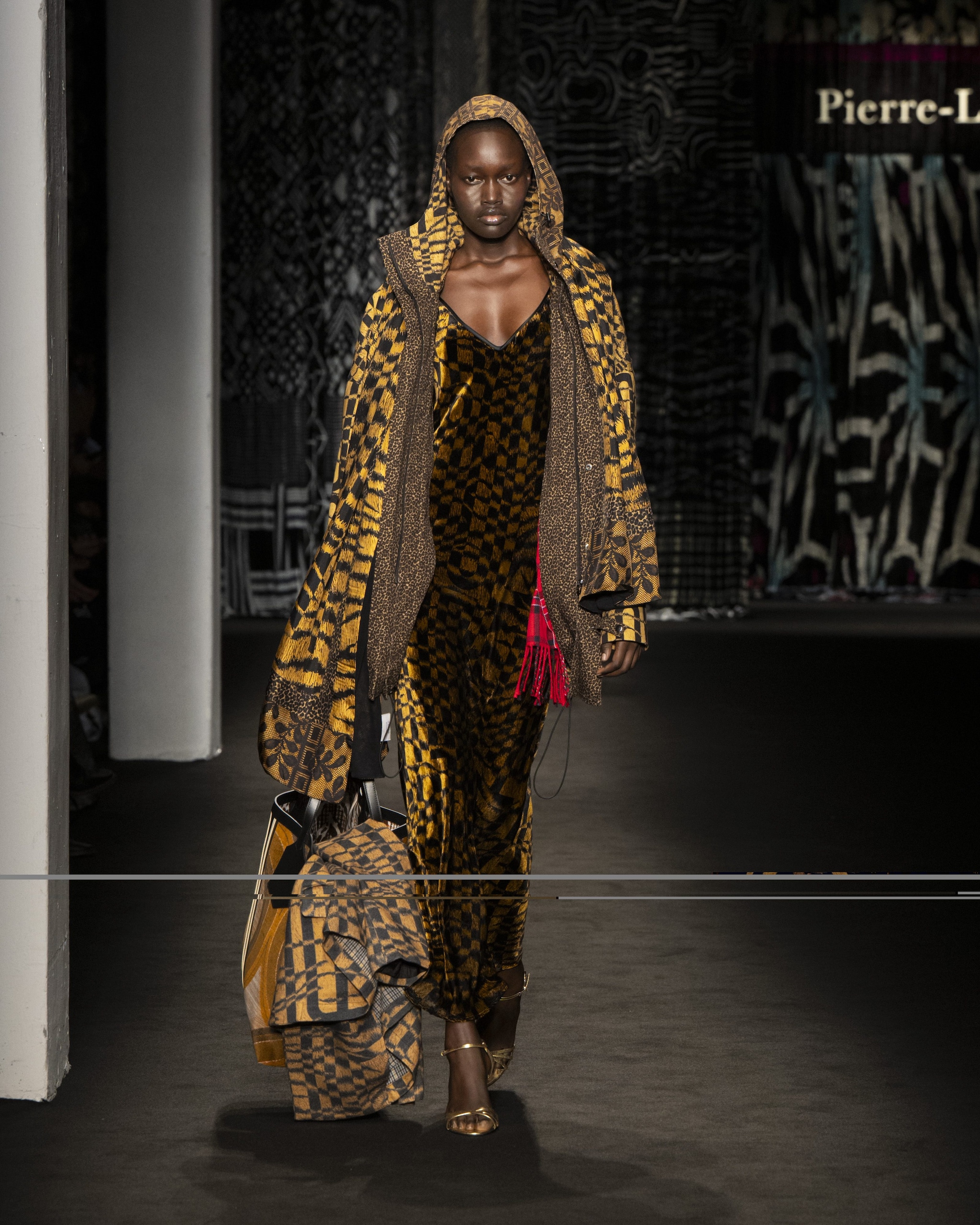 Cardigan con cappuccio Pierre–Louis Mascia