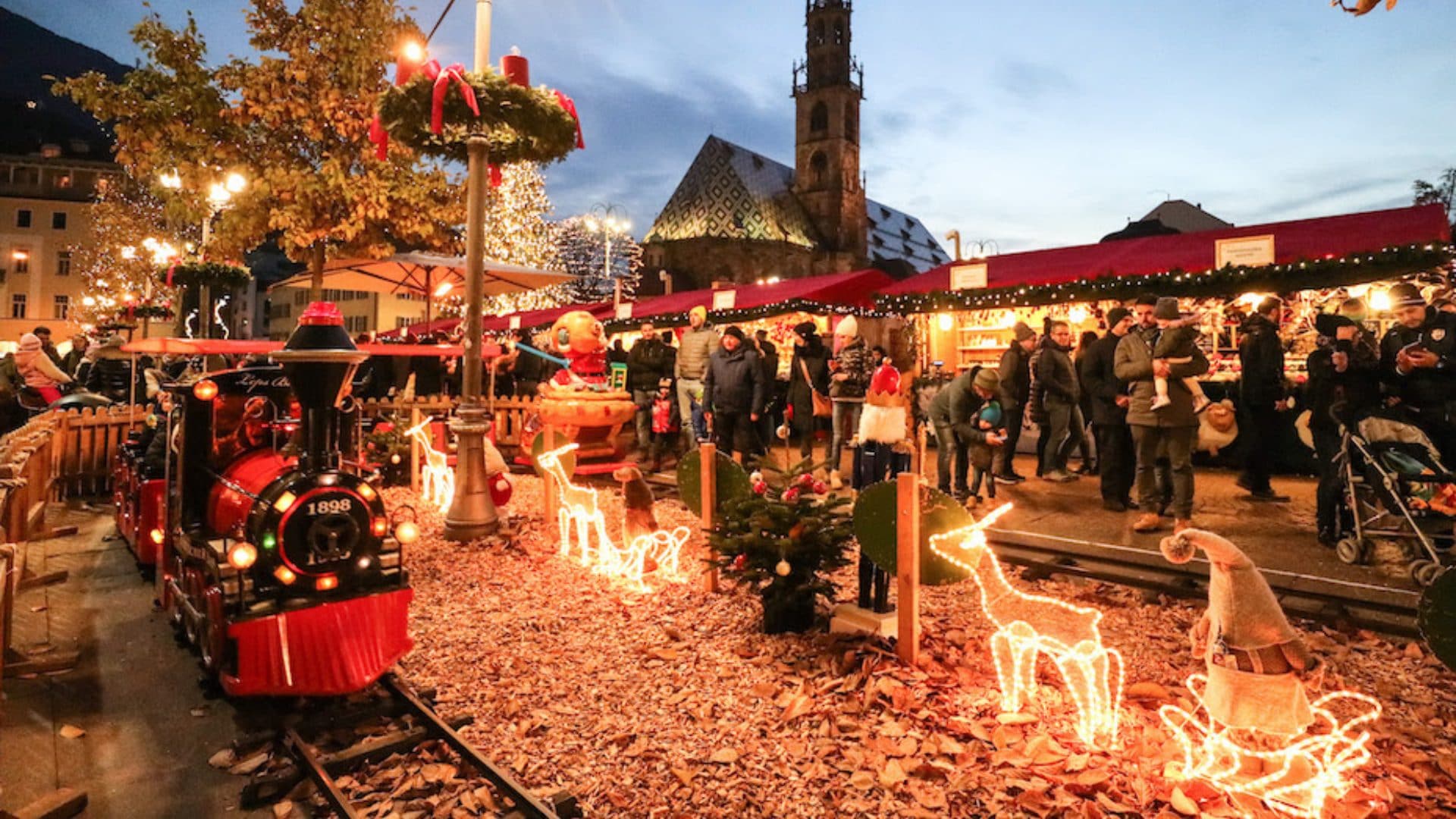 Mercatini di Natale in Italia, i più belli del 2025: in quali città si trovano e le date di apertura