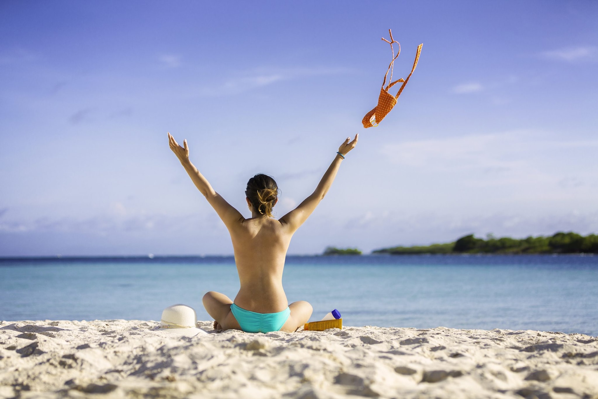 Gli italiani non si spogliano: qual è il Paese a cui piace di più il nudismo