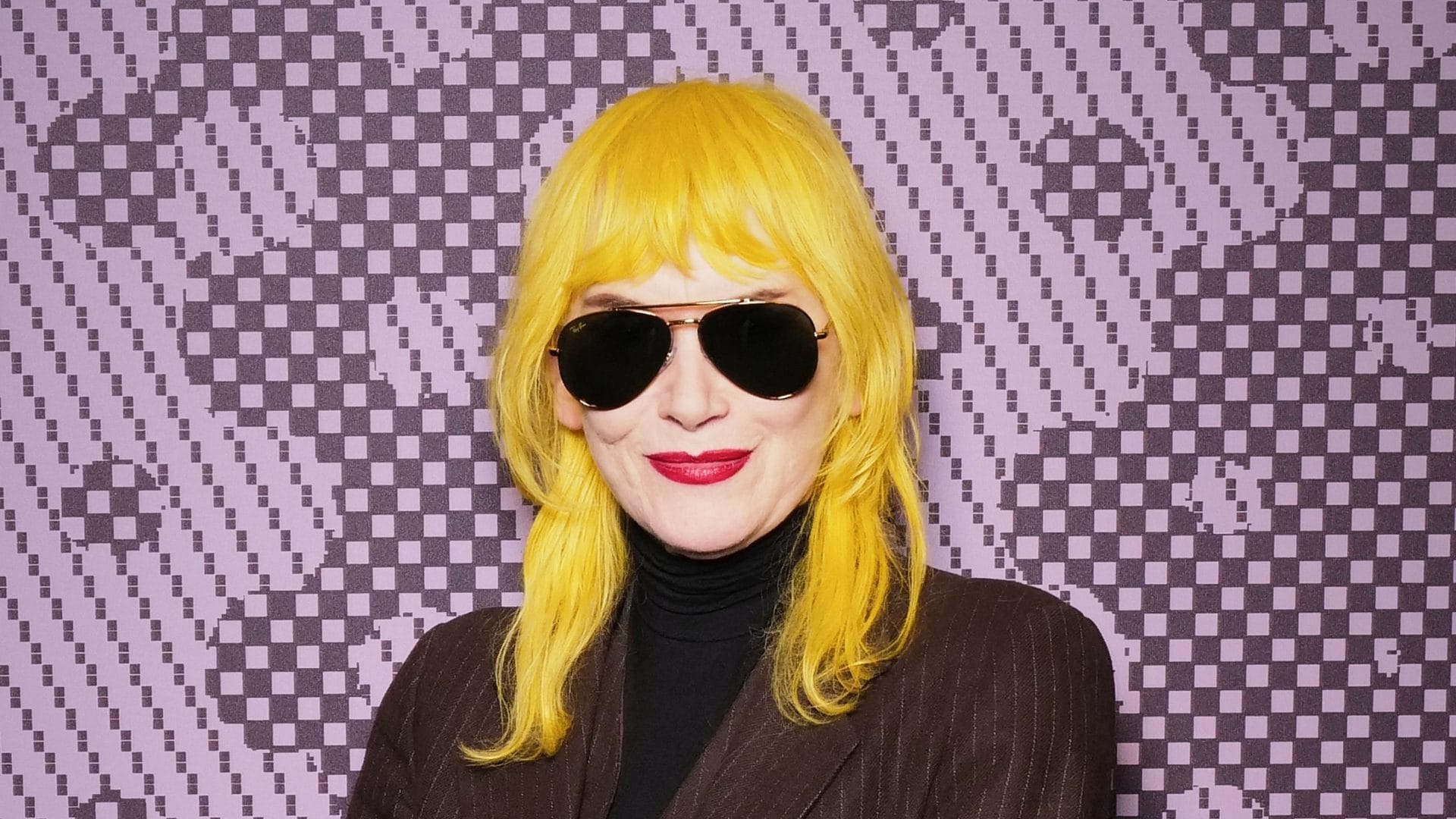 È morta Pam Hogg, addio alla stilista punk rock che ha vestito Rihanna e Lady Gaga