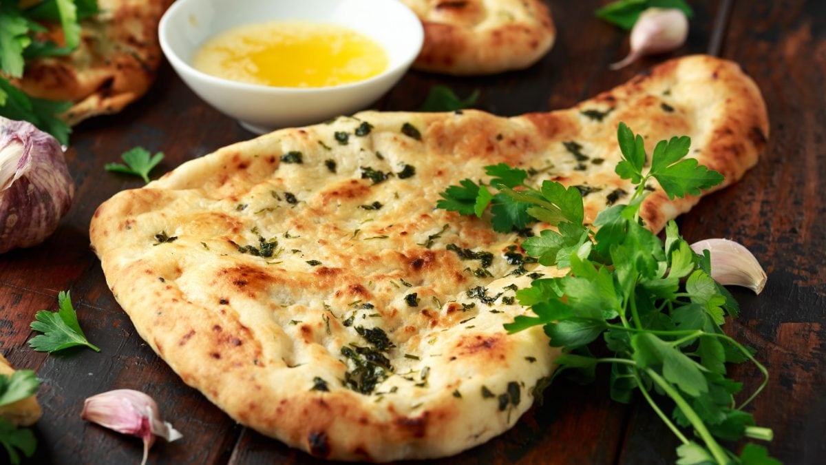 Pane naan indiano