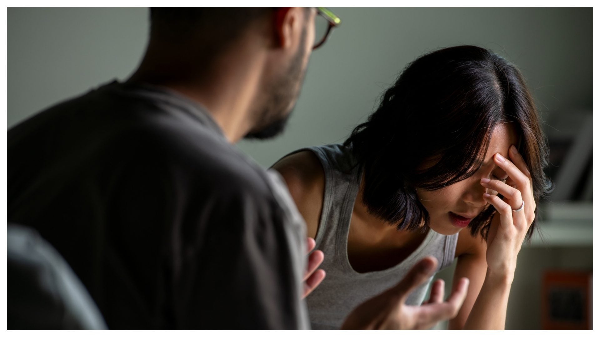 Perché trattiamo male le persone che amiamo, lo psicologo "Al sicuro emergono parti emotive più vulnerabili"