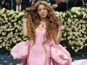 shakira-met-gala-300x225.jpg