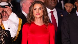 Il significato simbolico del look di Rania di Giordania all'inaugurazione del Grande Museo Egizio