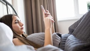 Oltre il ghosting, submarining: la tendenza tossica di chi sparisce e poi ricompare per sconvolgerti