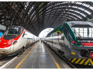 treni-stazione-riduzione-dei-prezzi-300x225.jpg