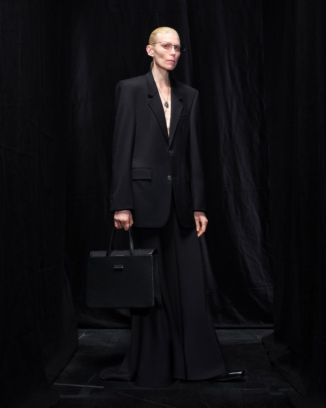 Completo nero Balenciaga