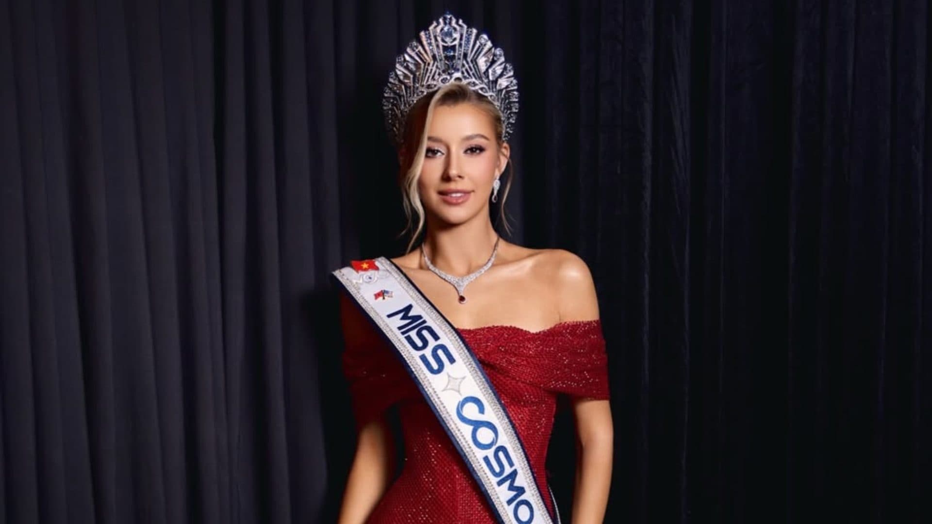 Chi è Miss Cosmo 2025: il significato della corona simbolica vinta dalla reginetta