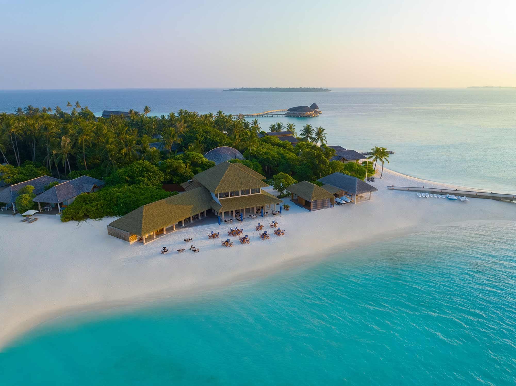 Emerald Faarufushi Resort & Spa