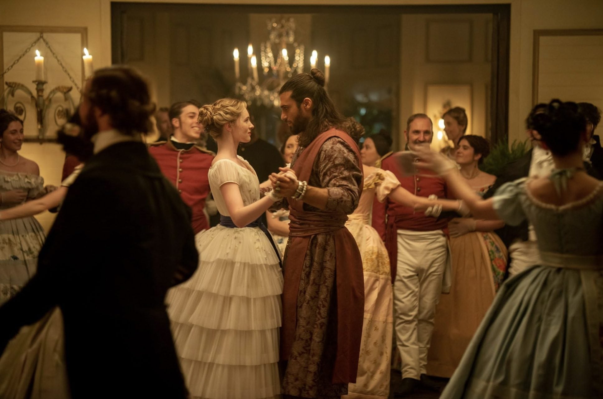 Alanah Bloor e Can Yaman in una scena di Sandokan