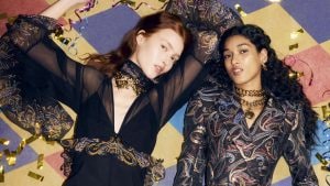 Come vestirsi a Capodanno 2026: colori di tendenza, look da copiare e gli abiti più originali