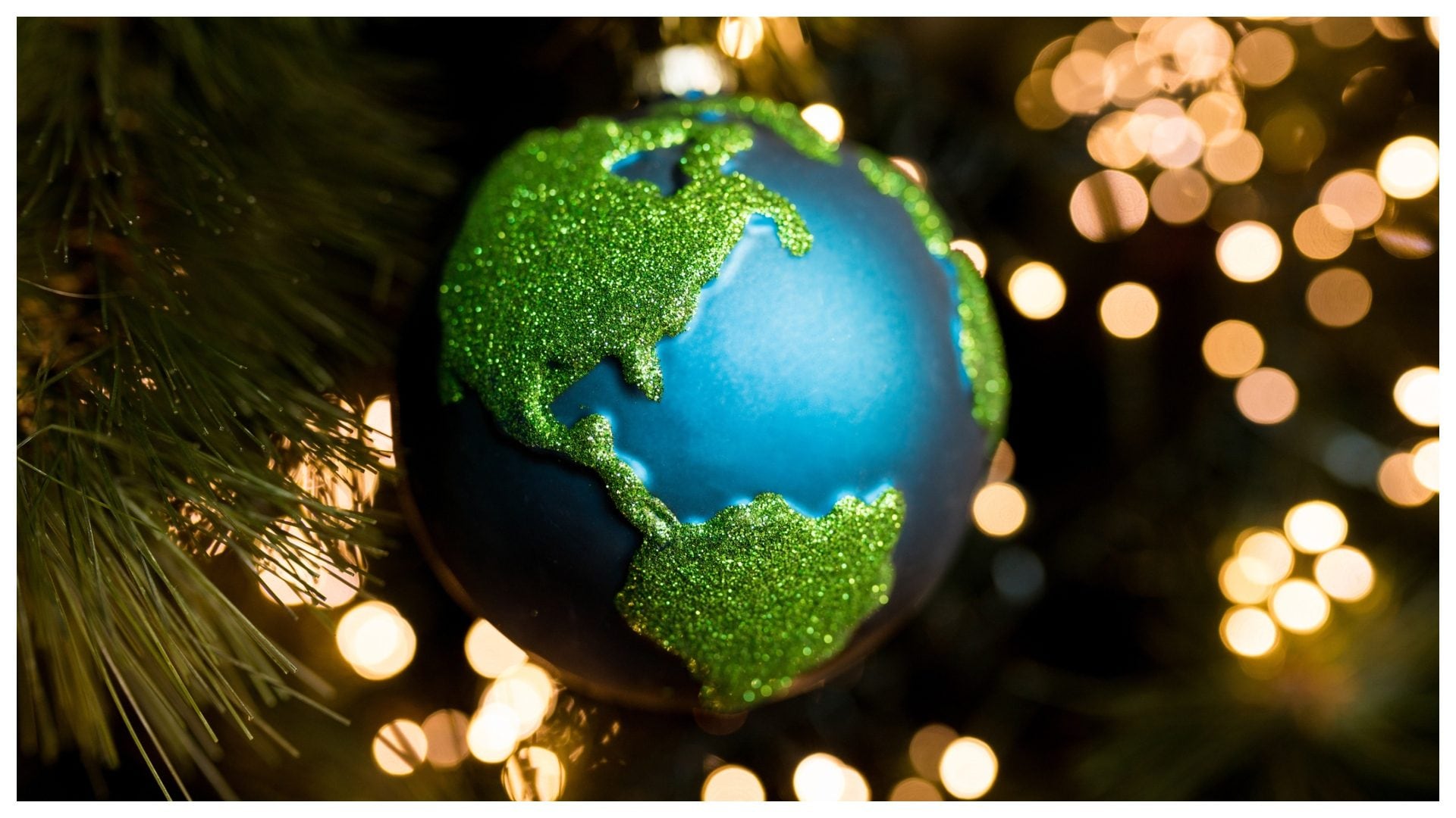 I consigli per un Natale sostenibile, dalle luci a basso consumo alle decorazioni riutilizzabili