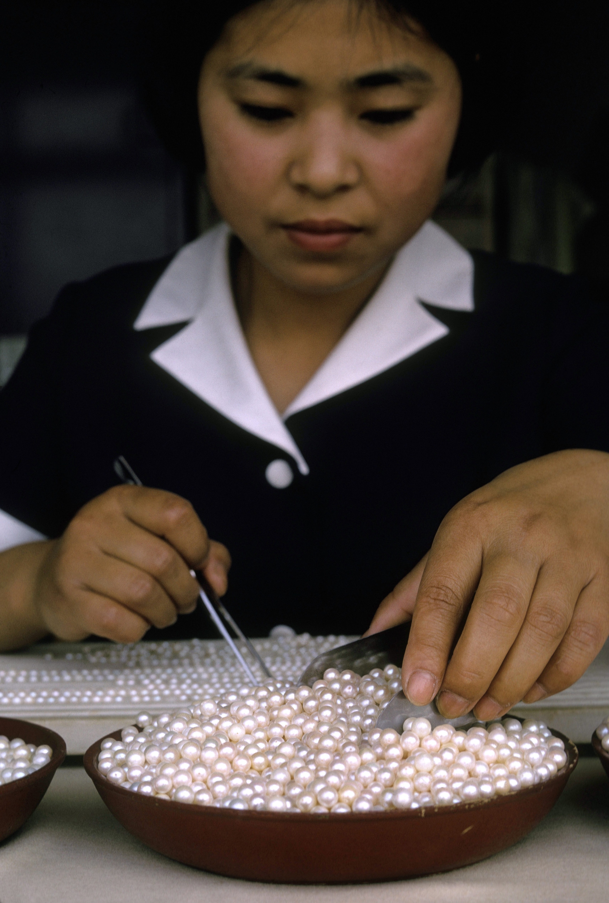 Un’artigiana di perle a Shima, nella baia d’Ago, Mie, Giappone