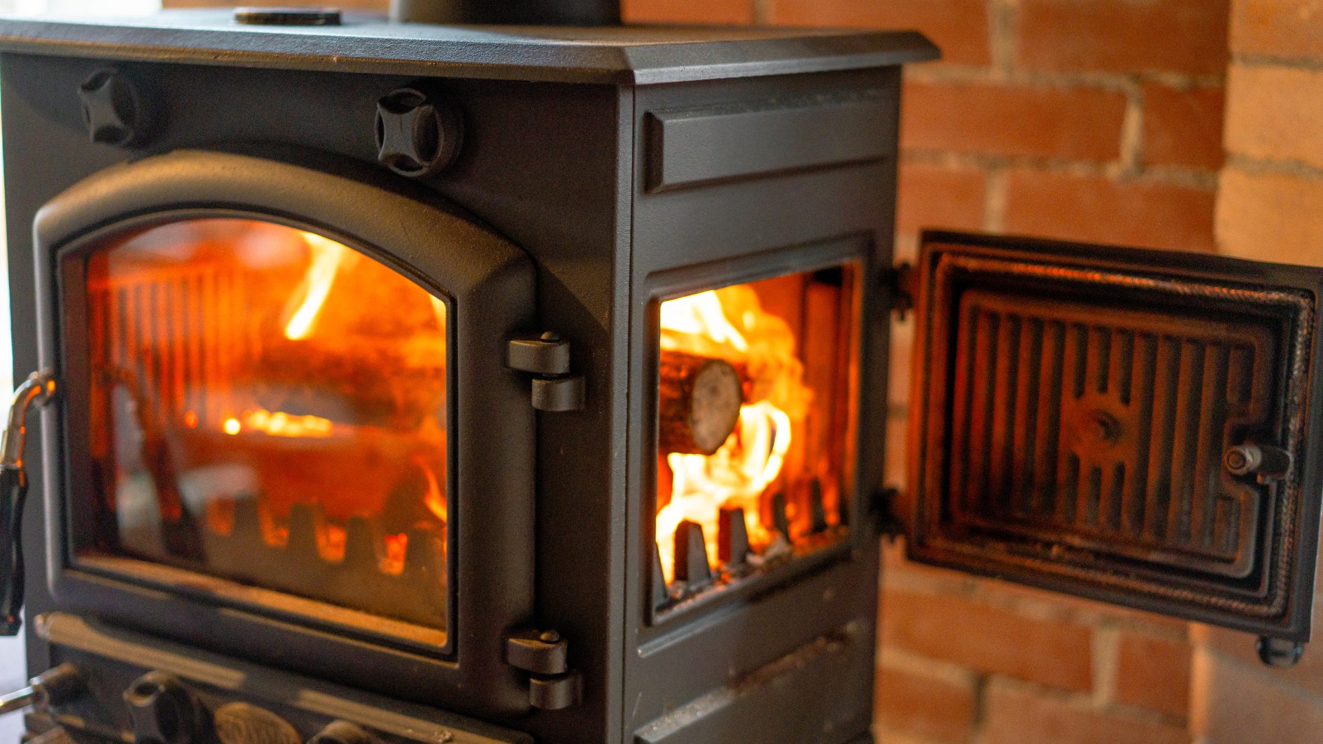 Migliori stufe a legna: 10 modelli a confronto per riscaldare la vostra casa