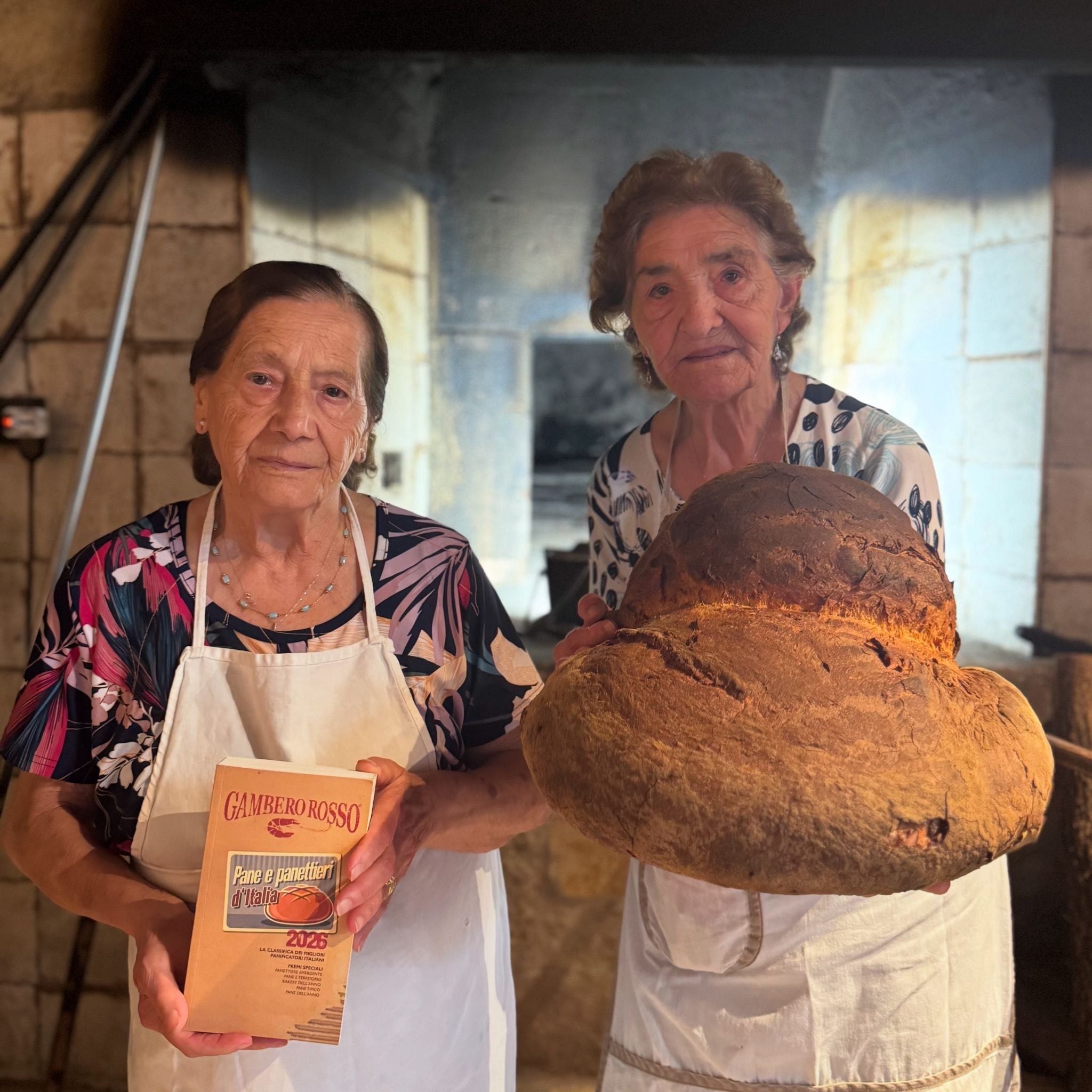 Teresa e Graziella con il pane, premiato Gambero Rosso